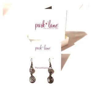 Park Lane Earrings, Black